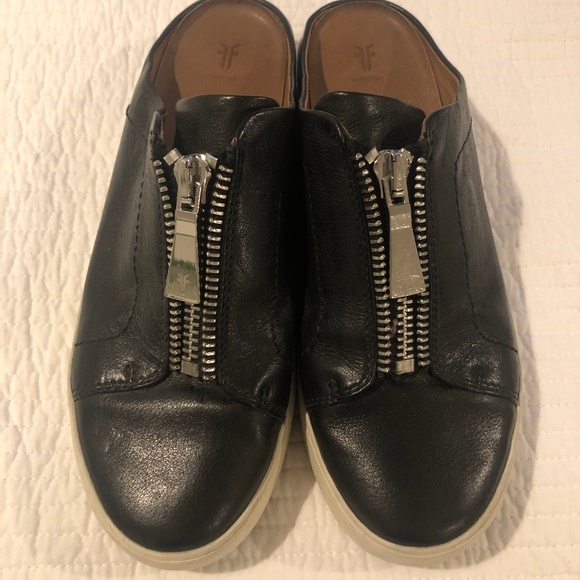 FRYE AND CO. Shoes - Frye Leather Slides